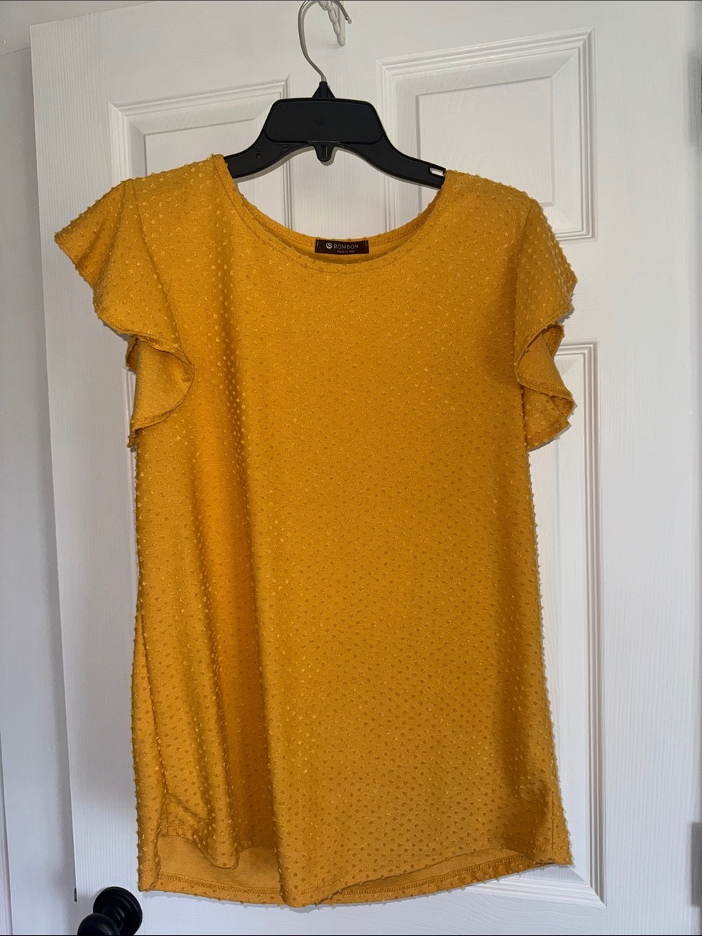 Bombom Made in USA Women’s Yellow Textured Flutter Sleeve Top